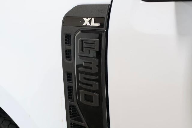 2027 Ford Super Duty F-350 SRW XL