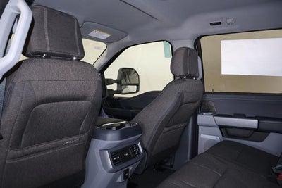 2027 Ford Super Duty F-350 SRW XLT