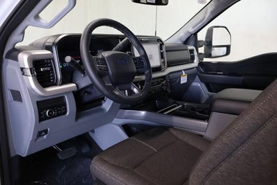 2027 Ford Super Duty F-350 SRW XLT