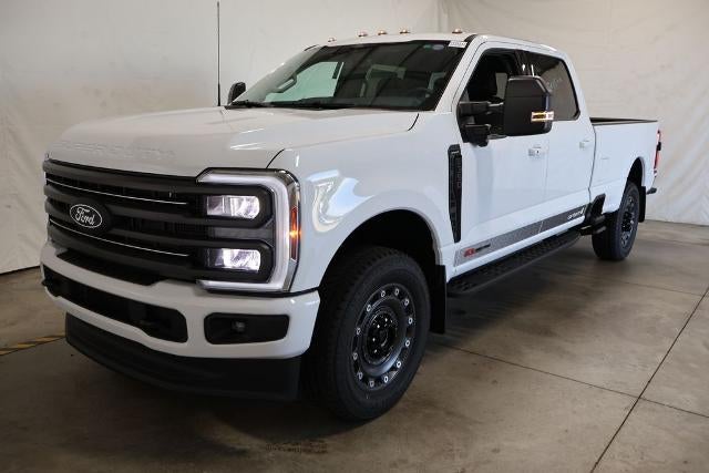 2027 Ford Super Duty F-350 SRW XLT
