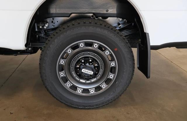 2027 Ford Super Duty F-350 SRW XLT