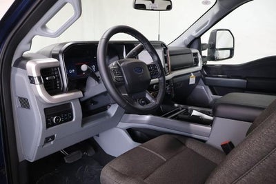 2027 Ford Super Duty F-350 SRW XLT