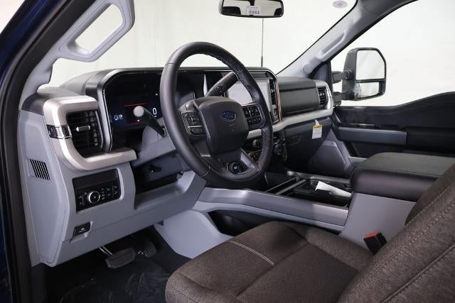 2027 Ford Super Duty F-350 SRW XLT