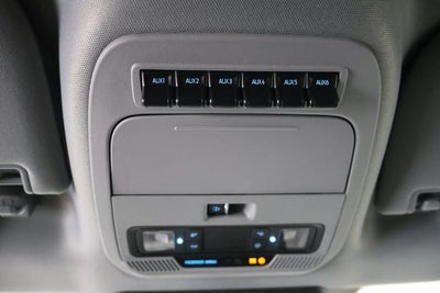 2027 Ford Super Duty F-350 SRW XLT
