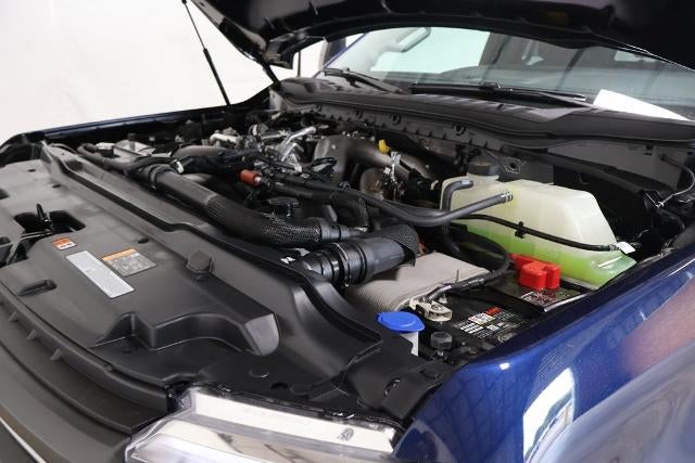2027 Ford Super Duty F-350 SRW XLT