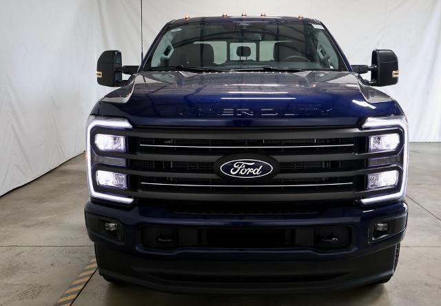 2027 Ford Super Duty F-350 SRW XLT