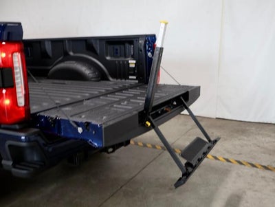 2027 Ford Super Duty F-350 SRW XLT