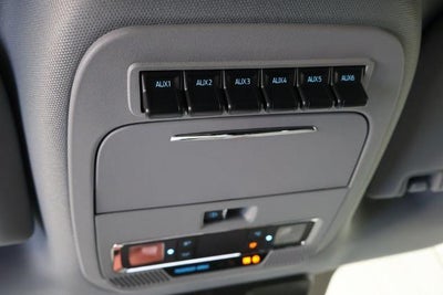 2027 Ford Super Duty F-350 SRW Lariat