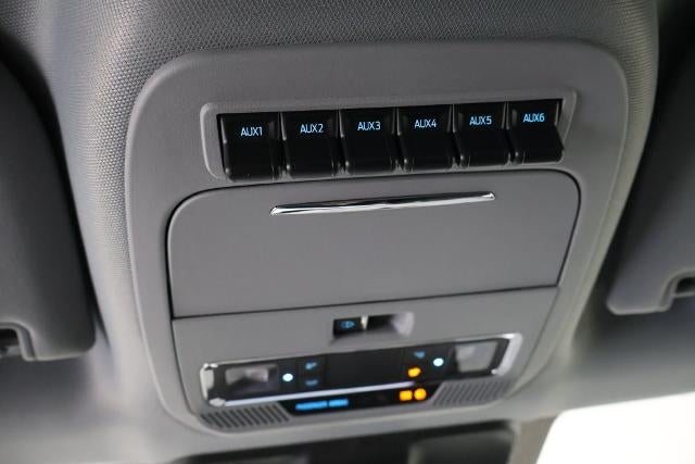 2027 Ford Super Duty F-350 SRW Lariat