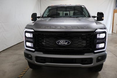 2027 Ford Super Duty F-350 SRW Lariat