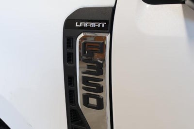 2027 Ford Super Duty F-350 SRW Lariat