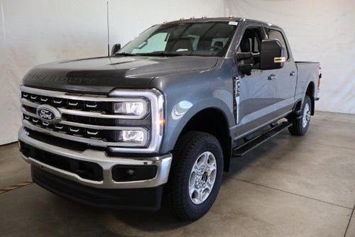 2027 Ford Super Duty F-350 SRW XLT