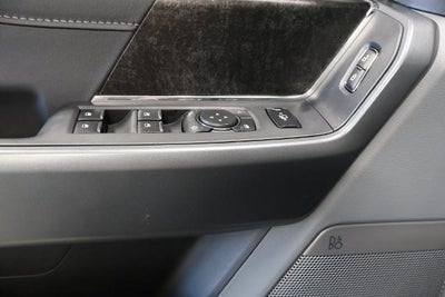 2027 Ford Super Duty F-350 SRW XLT