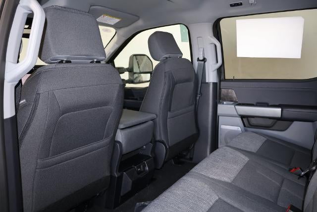 2027 Ford Super Duty F-350 SRW XLT