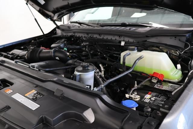 2027 Ford Super Duty F-350 SRW XLT