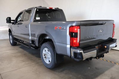 2027 Ford Super Duty F-350 SRW XLT