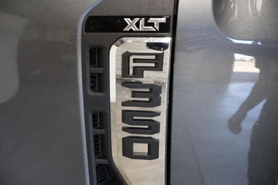 2027 Ford Super Duty F-350 SRW XLT