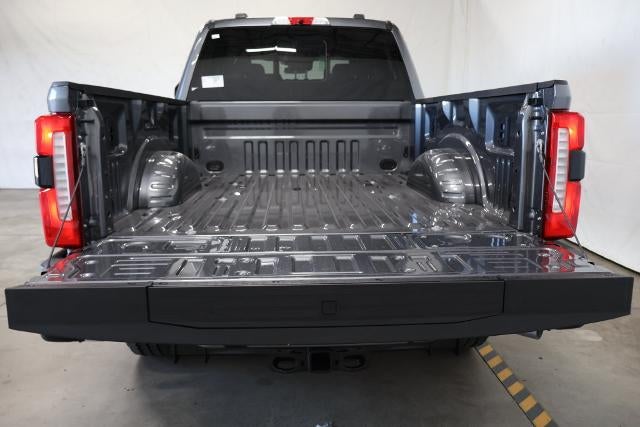 2027 Ford Super Duty F-350 SRW XLT