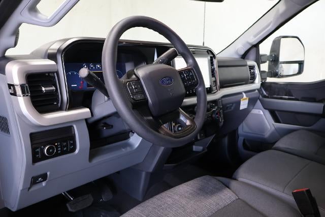 2027 Ford Super Duty F-350 SRW XLT