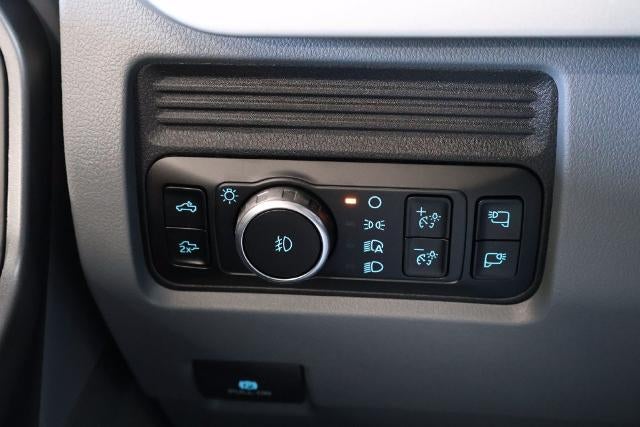 2027 Ford Super Duty F-350 SRW XLT