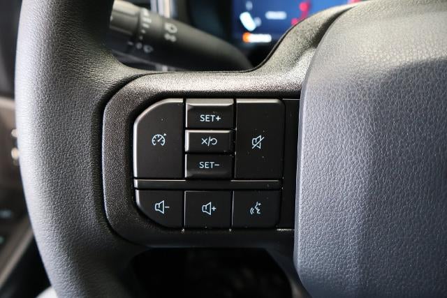 2027 Ford Super Duty F-350 SRW XLT