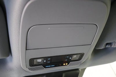 2027 Ford Super Duty F-350 SRW XLT