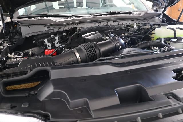 2027 Ford Super Duty F-350 SRW XLT