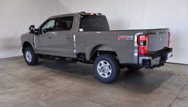2027 Ford Super Duty F-350 SRW XLT
