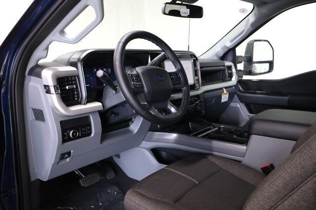 2027 Ford Super Duty F-350 SRW XLT
