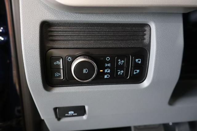 2027 Ford Super Duty F-350 SRW XLT