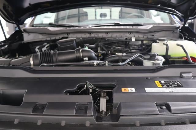 2027 Ford Super Duty F-350 SRW XLT