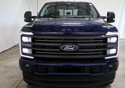 2027 Ford Super Duty F-350 SRW XLT