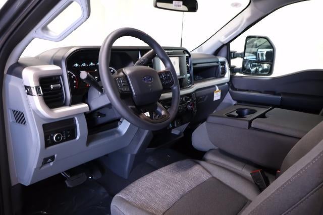 2027 Ford Super Duty F-350 SRW XLT