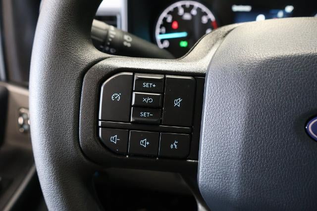2027 Ford Super Duty F-350 SRW XLT