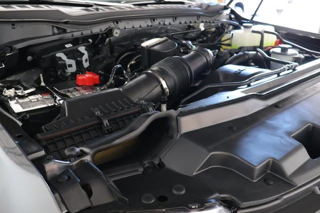 2027 Ford Super Duty F-350 SRW XLT
