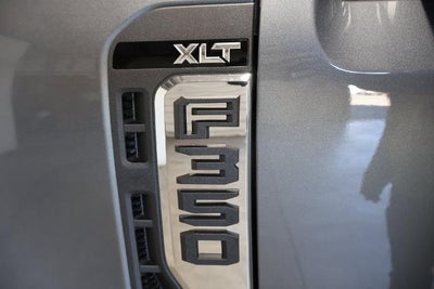 2027 Ford Super Duty F-350 SRW XLT
