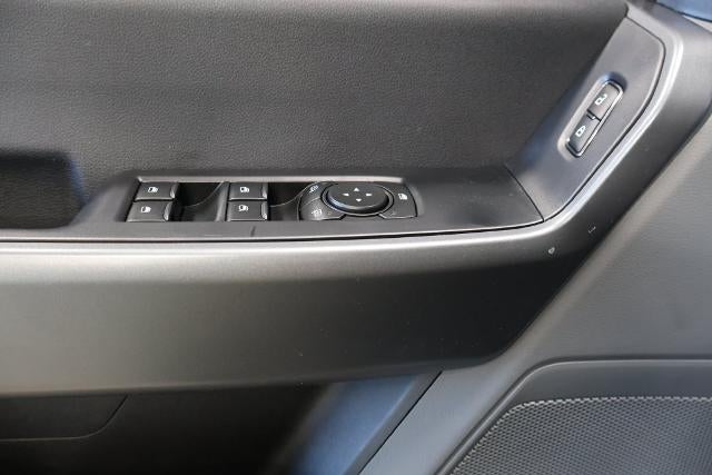 2027 Ford Super Duty F-350 SRW XLT