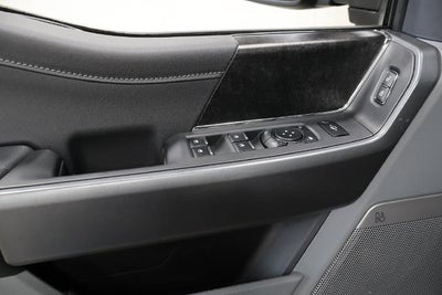 2027 Ford Super Duty F-350 SRW XLT
