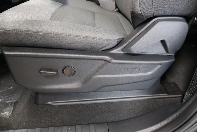 2027 Ford Super Duty F-350 SRW XLT