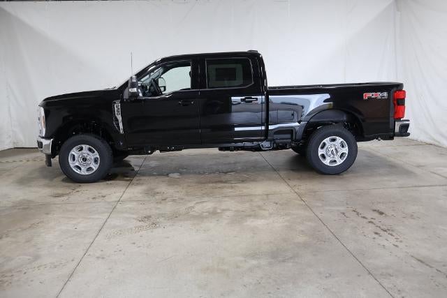 2027 Ford Super Duty F-350 SRW XLT