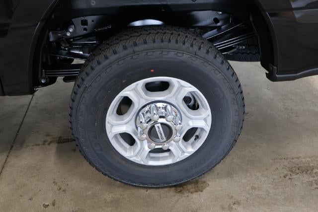 2027 Ford Super Duty F-350 SRW XLT