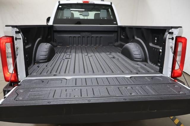 2026 Ford Super Duty F-350 SRW ® XL
