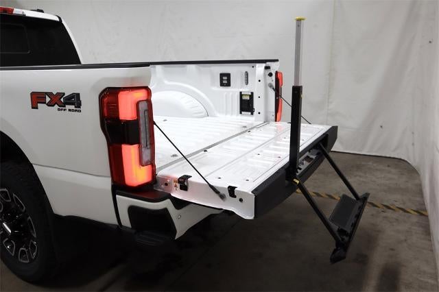 2025 Ford Super Duty F-350 SRW Platinum