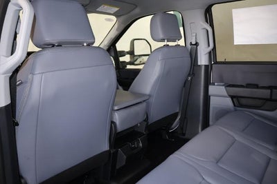 2027 Ford Super Duty F-350 DRW XL