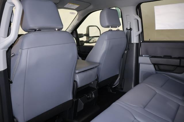 2027 Ford Super Duty F-350 DRW XL