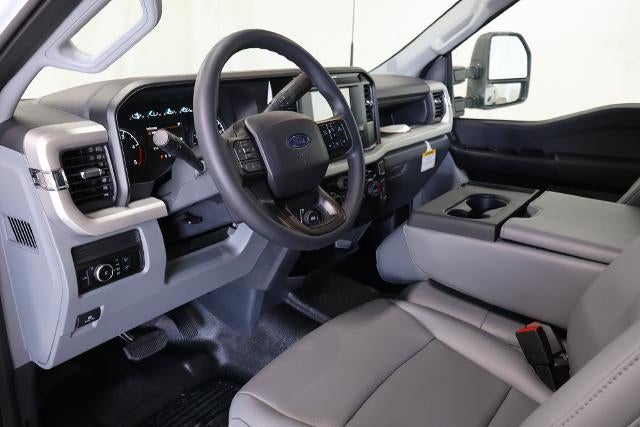 2027 Ford Super Duty F-350 DRW XL