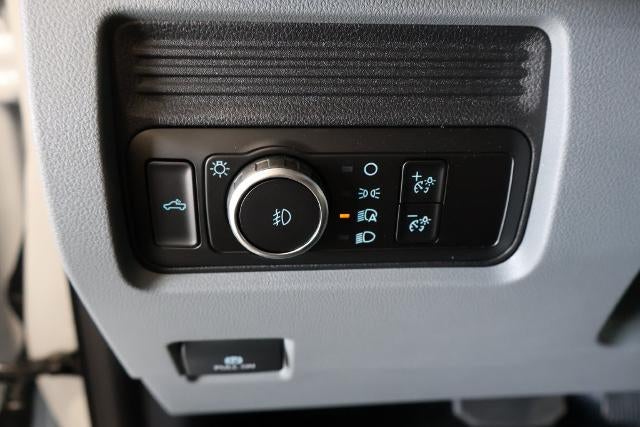 2027 Ford Super Duty F-350 DRW XL