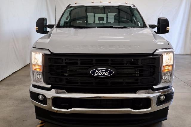 2027 Ford Super Duty F-350 DRW XL