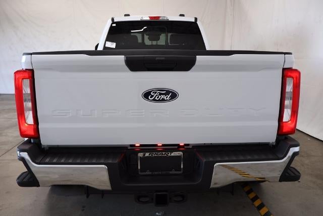 2027 Ford Super Duty F-350 DRW XL