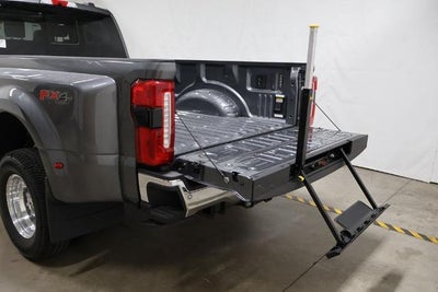 2026 Ford Super Duty F-350 DRW Lariat
